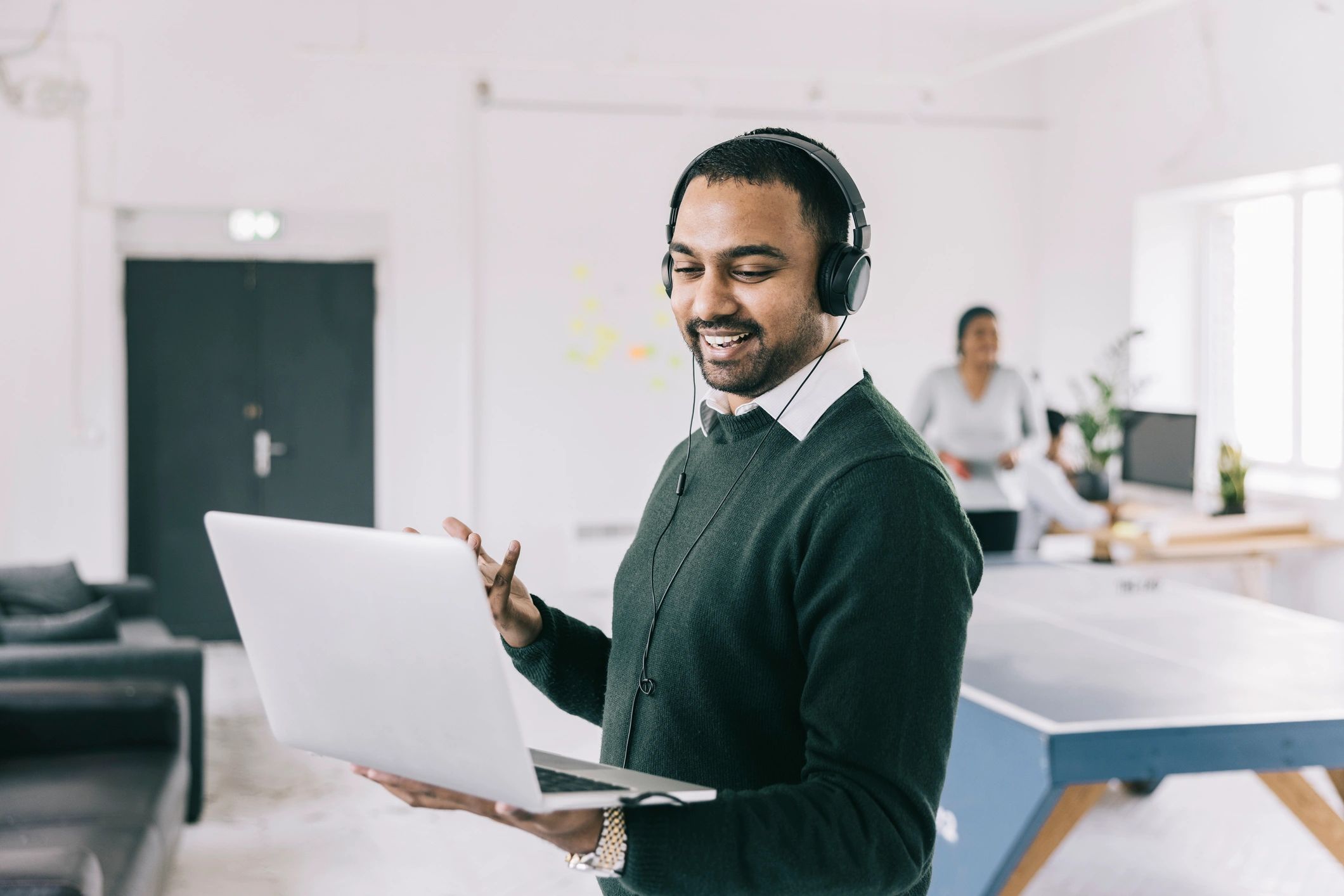 Student on a video call getting study-abroad guidance